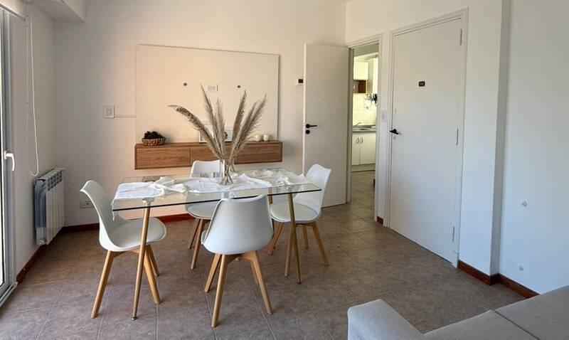 Foto de Departamento en Venta en Mar del Plata de 3 Ambientes a la Calle, imagen 2
