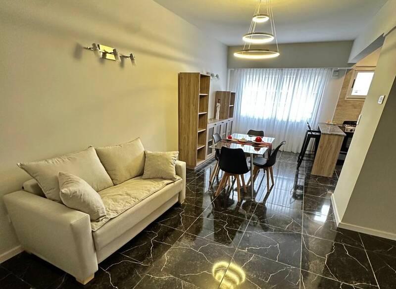 Foto de Departamento en Venta en Mar del Plata de 2 Ambientes a la Calle, imagen 1