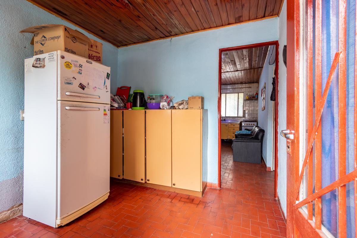 Venta Casa Dos Dorm. Barrio La Florida 3