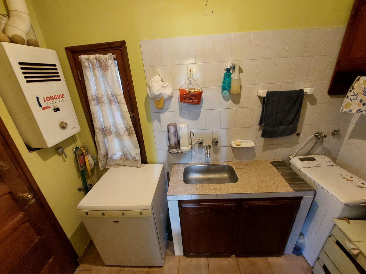 Casa de 3 Dorm. en Venta en Baigorria Barrio Paraíso con Jardín y Pileta 2