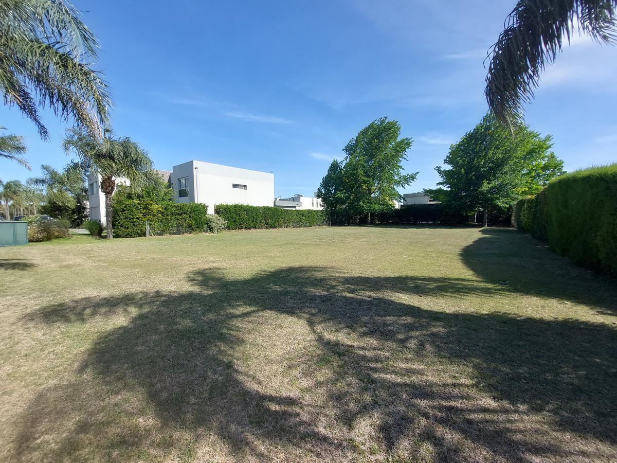 Lote en Venta Cadaques (Funes Hills) 1