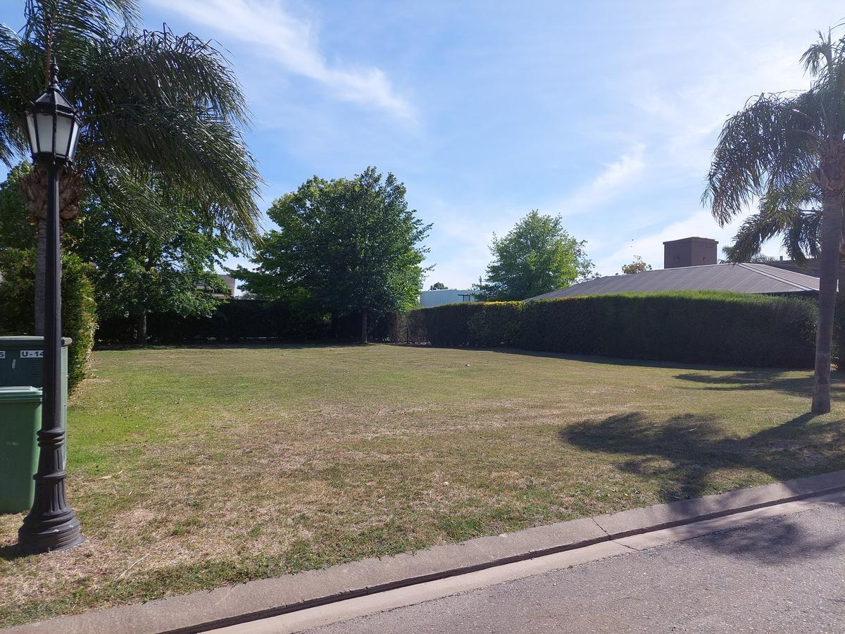 Lote en Venta Cadaques (Funes Hills) 5