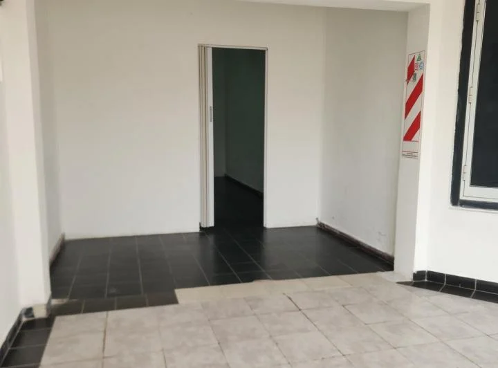 ALQUILER LOCAL COMERCIAL EN EL CENTRO DE FUNES 5