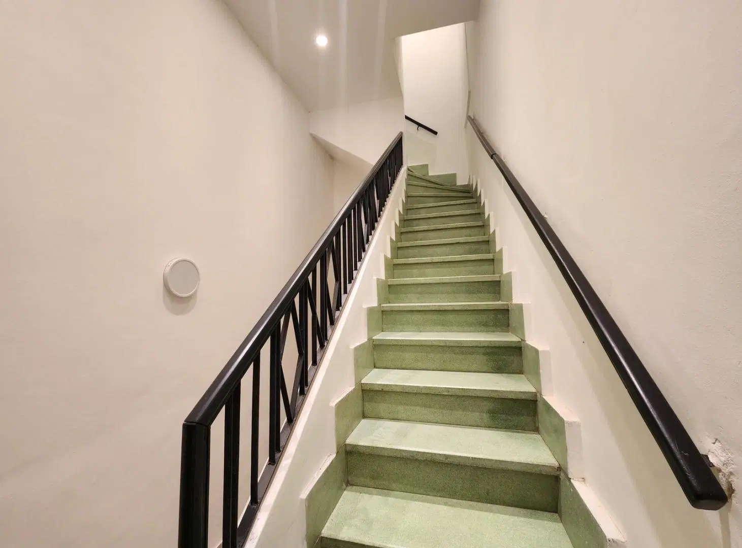 CASA EN PLANTA ALTA DE 3 DORMITORIOS CON PATIO Y TERRAZA 4