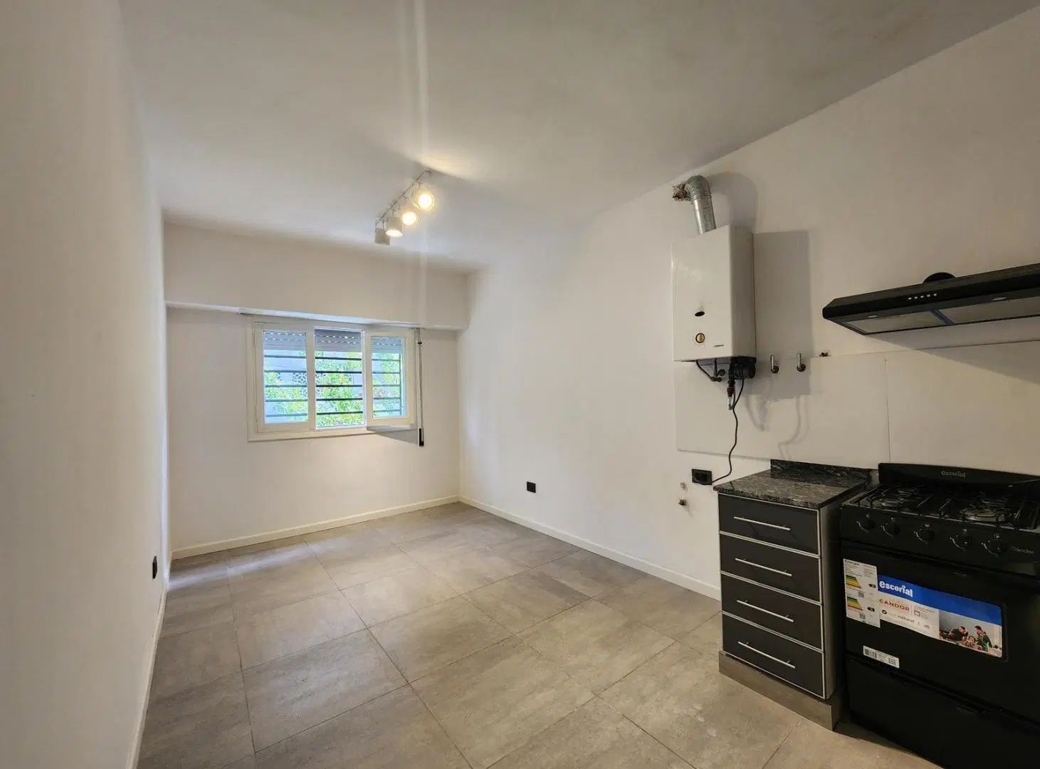 CASA EN PLANTA ALTA DE 3 DORMITORIOS CON PATIO Y TERRAZA 2