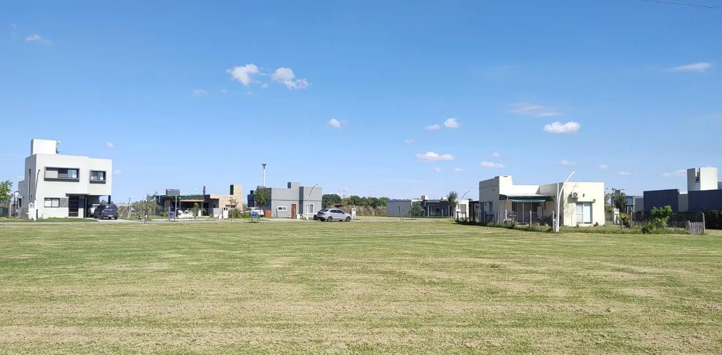 VENTA LOTE EN BARRIO CERRADO BRISANOVA PUEBLO ESTHER 4