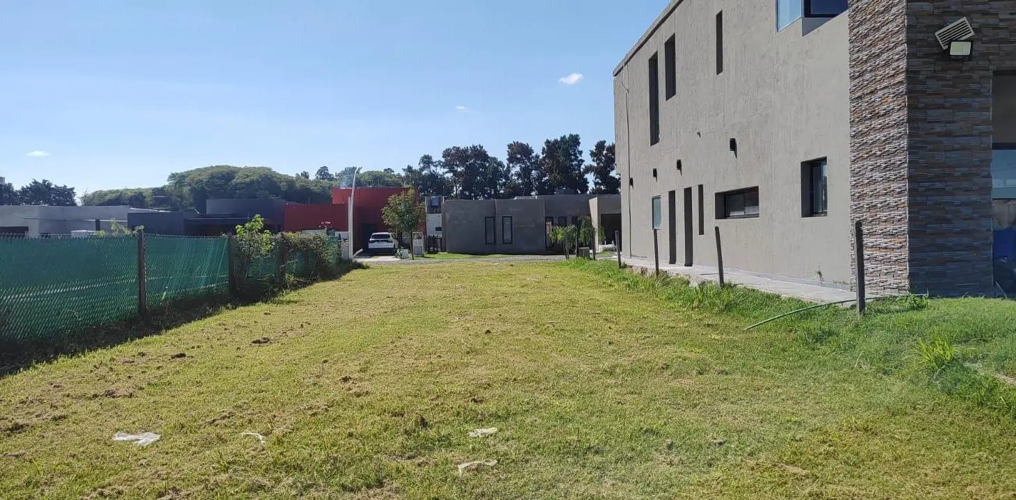 VENTA LOTE EN BARRIO CERRADO BRISANOVA PUEBLO ESTHER 1