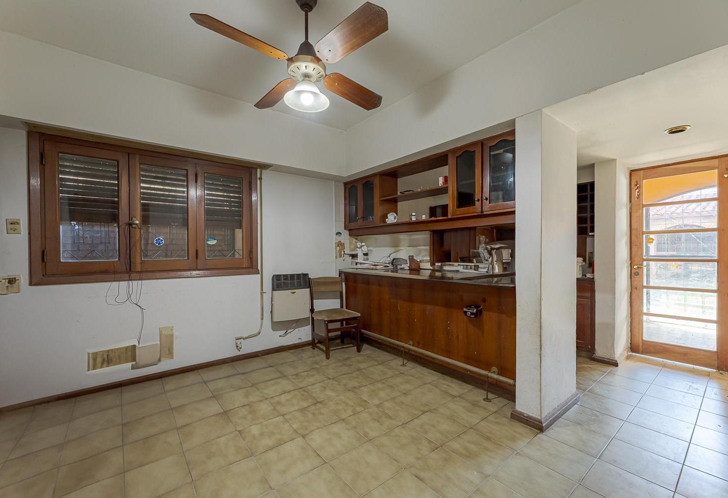 Foto de VENTA CASA DE 4 DORMITORIOS CON PATIO Y QUINCHO, imagen 3