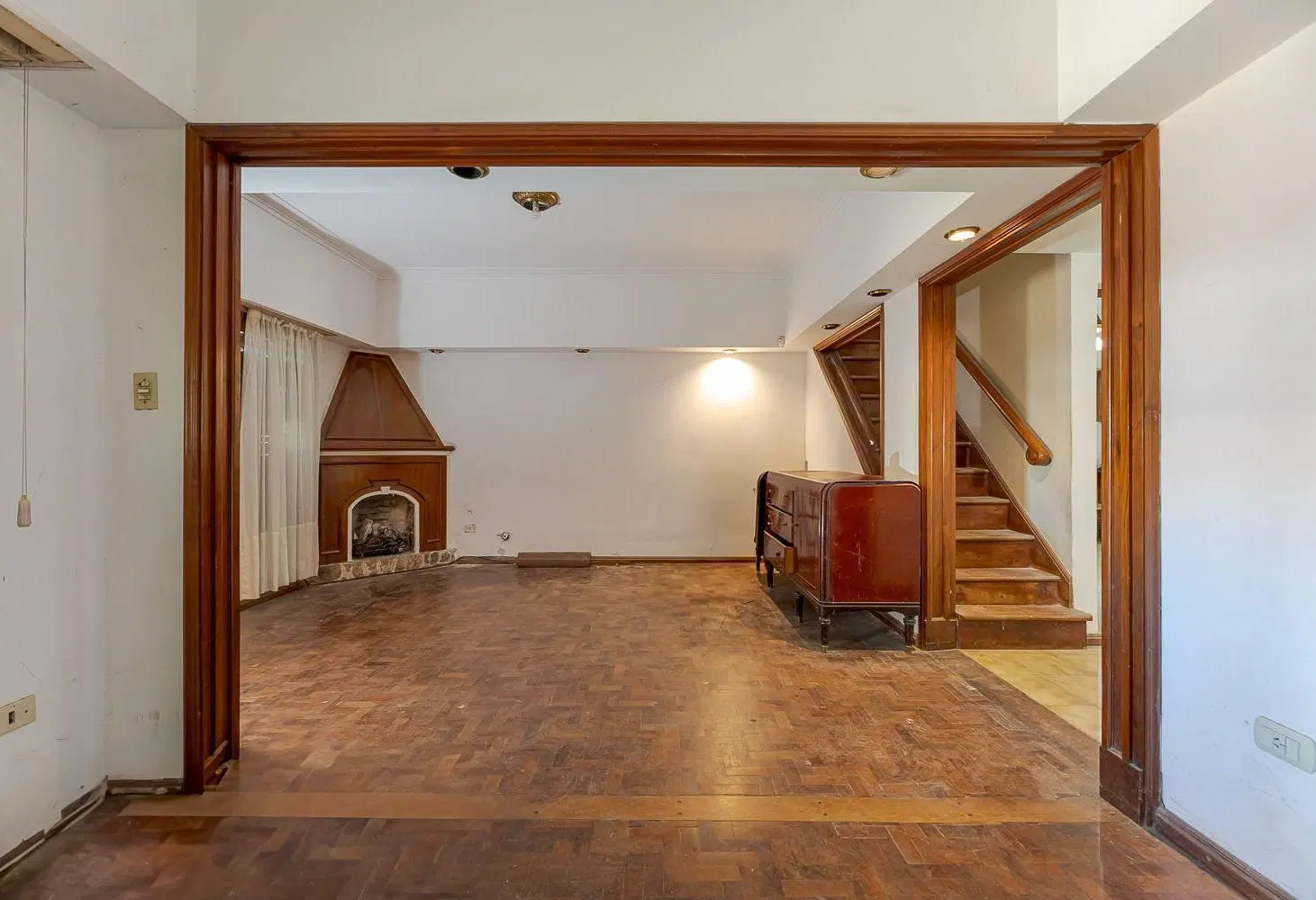 VENTA CASA DE 4 DORMITORIOS CON PATIO Y QUINCHO 2