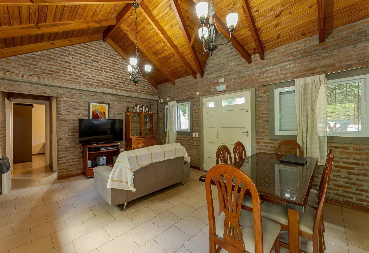 VENTA CASA DE DOS DORMITORIOS EN FISHERTON 5
