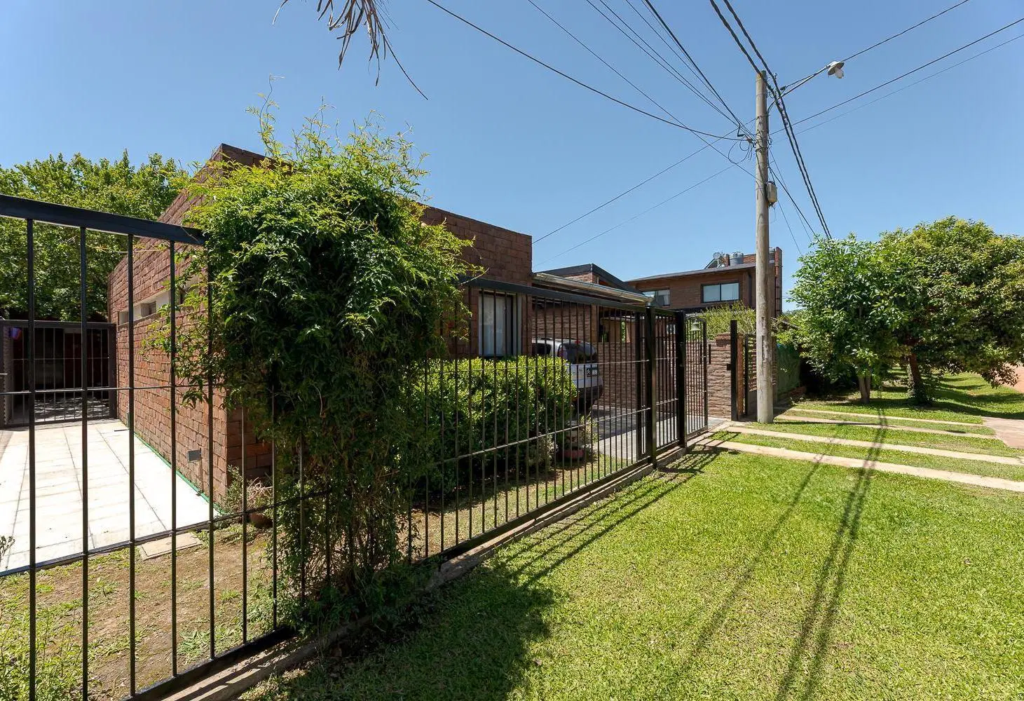 VENTA CASA DE DOS DORMITORIOS Y PILETA EN IBARLUCEA 2