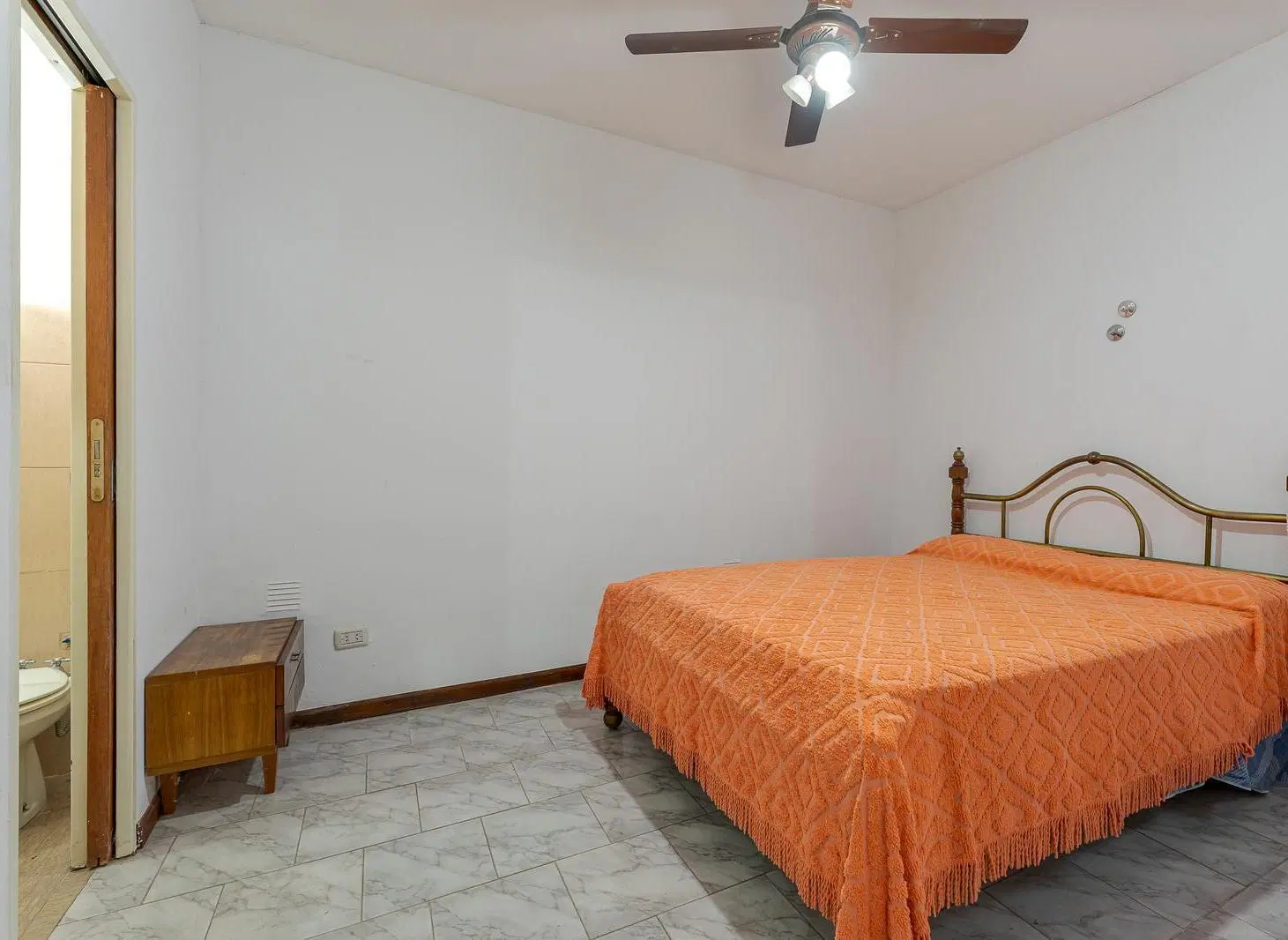 VENTA CASA DE 5 DORMITORIOS CON COCHERA EN ROSARIO 2