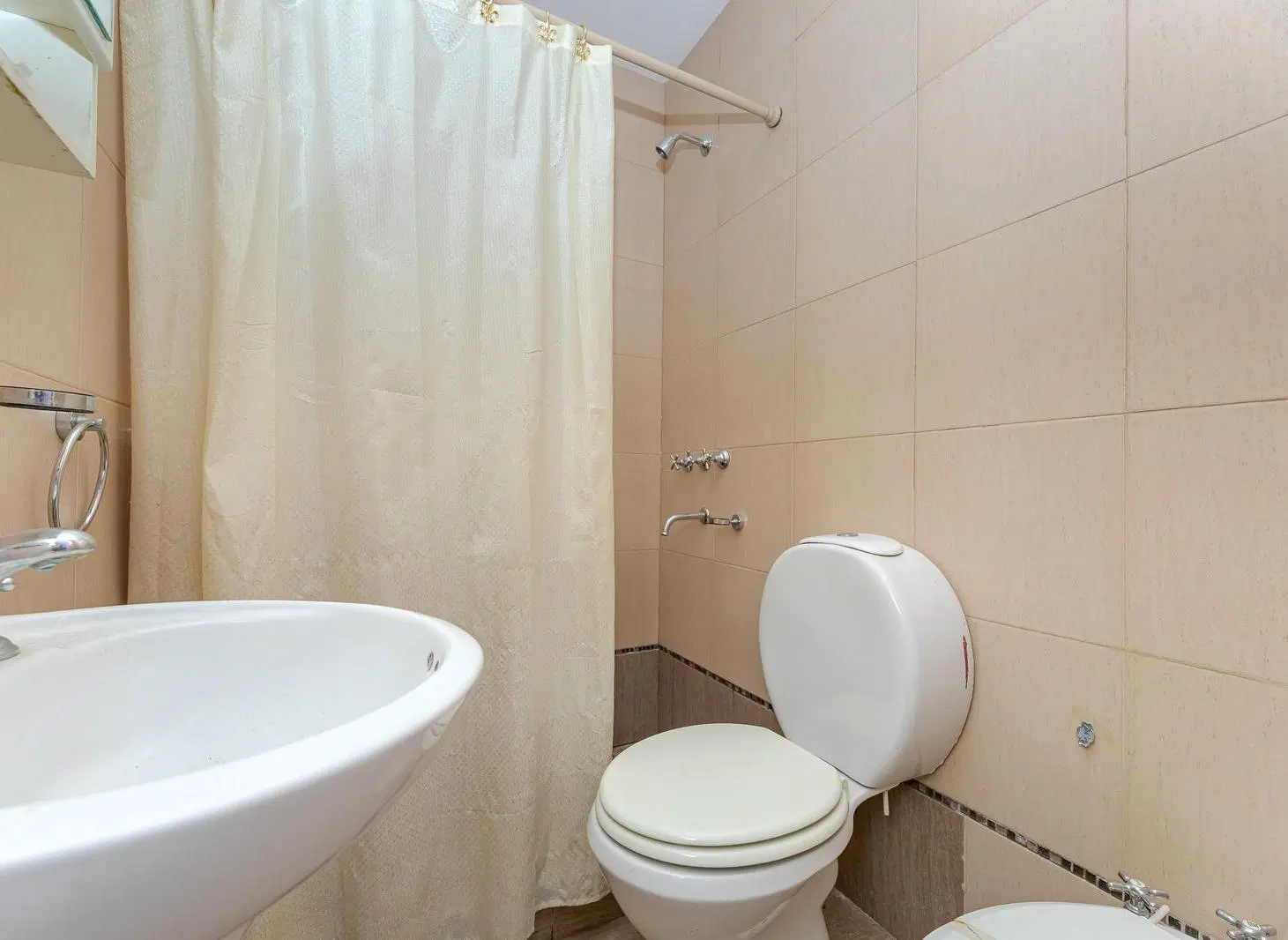 VENTA CASA DE 5 DORMITORIOS CON COCHERA EN ROSARIO 4