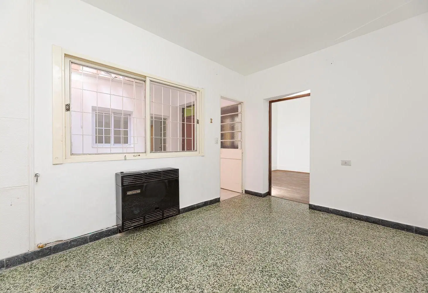 VENTA CASA DE PASILLO CENTRO ROSARIO APTA CREDITO HIPOTECARIO 2