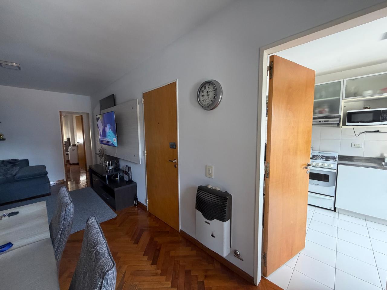 Foto de Departamento de dos dormitorio con cochera en el centro, imagen 3