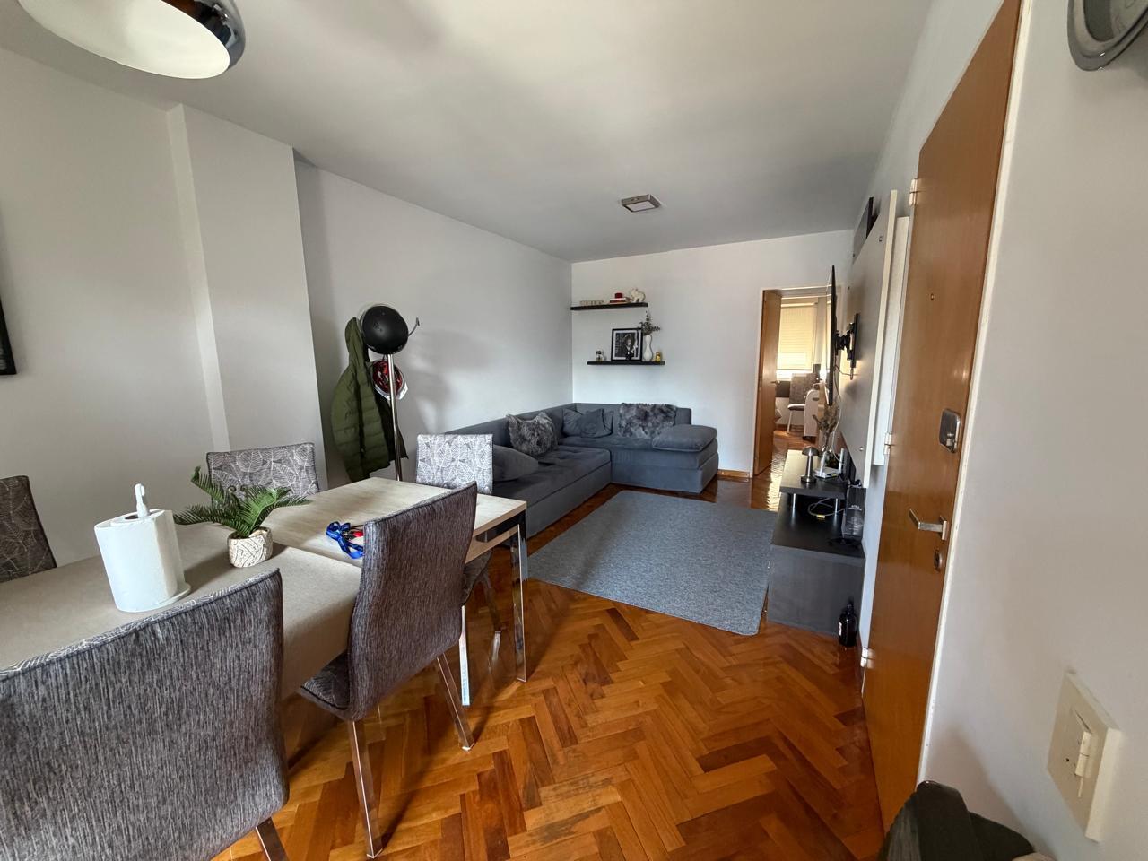 Foto de Departamento de dos dormitorio con cochera en el centro, imagen 1