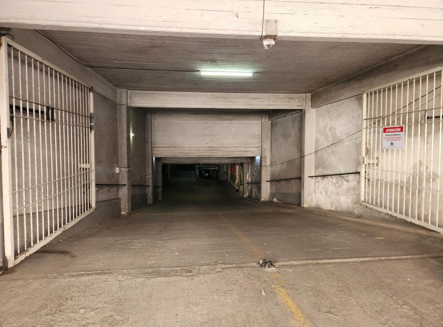Foto de VENTA COCHERA DORREGO Y SANTA FE, imagen 1