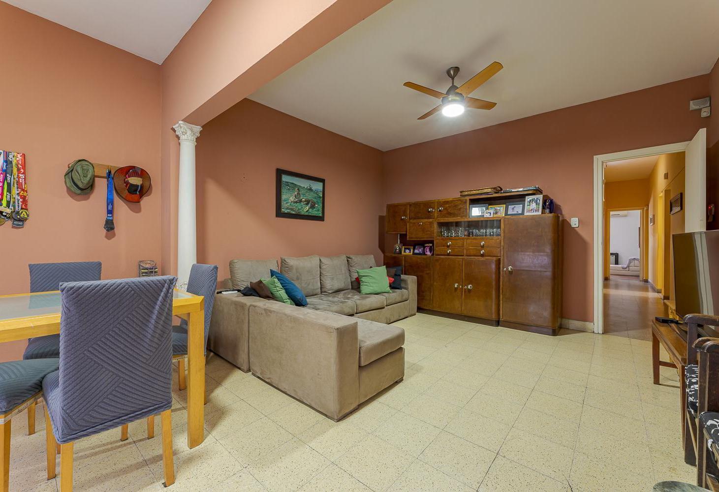 Foto de VENTA CASA BARRIO ALBERDI 3 DORMITORIOS COCHERA PARQUE Y PILETA, imagen 4