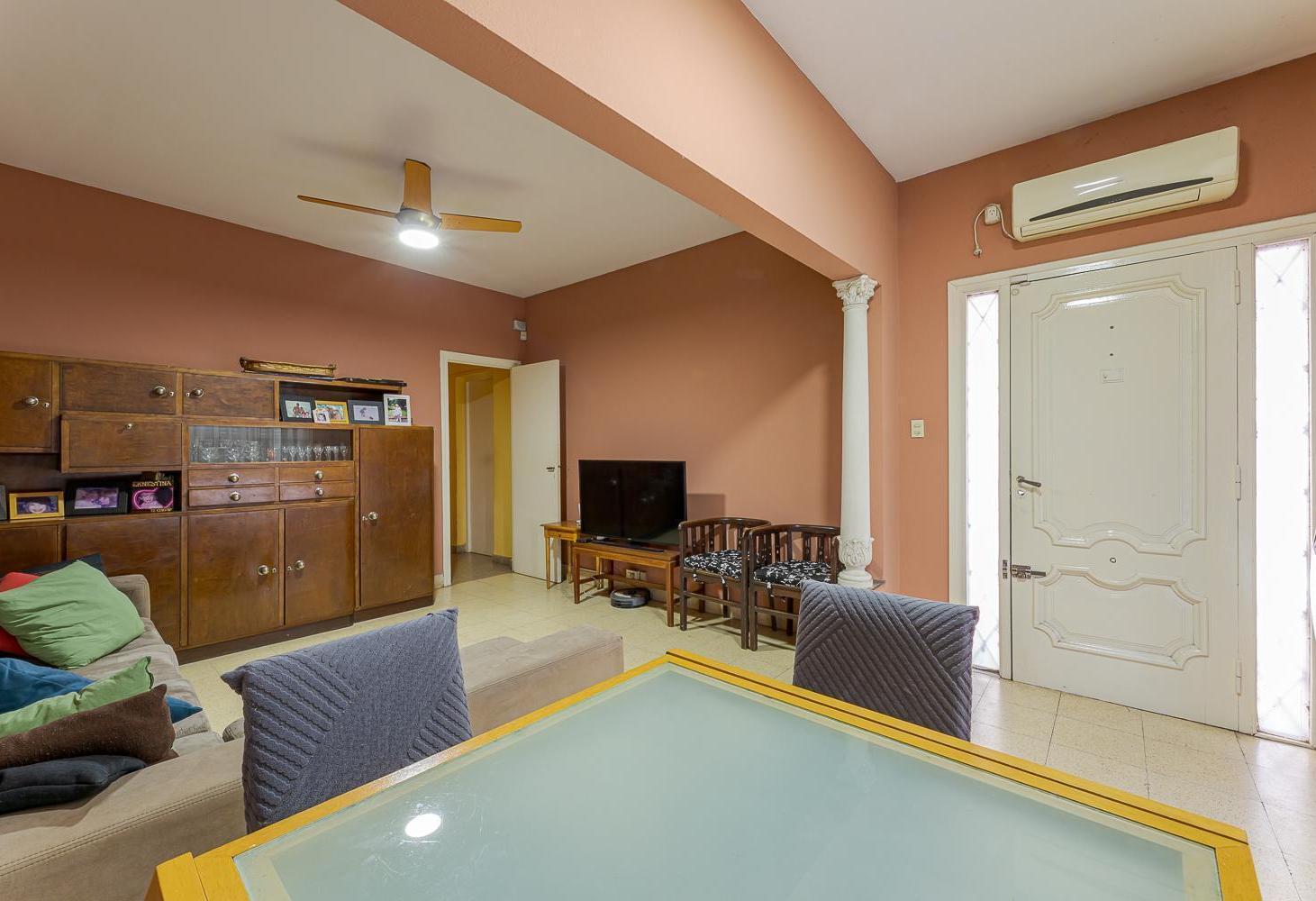 Foto de VENTA CASA BARRIO ALBERDI 3 DORMITORIOS COCHERA PARQUE Y PILETA, imagen 5