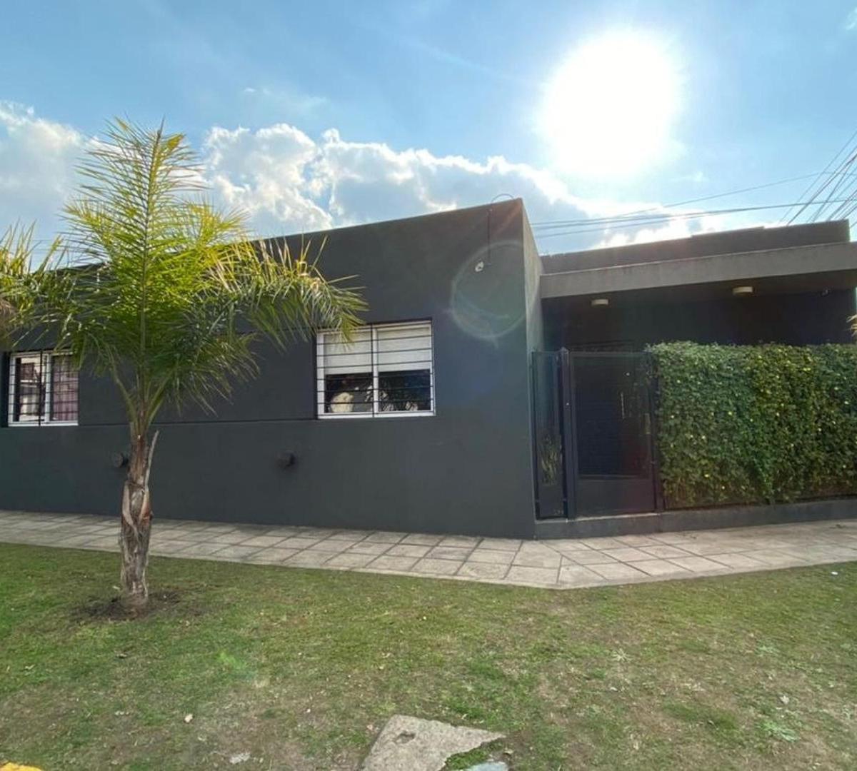 Foto de VENTA IMPECABLE PH 3 AMB EN PADUA, imagen 2
