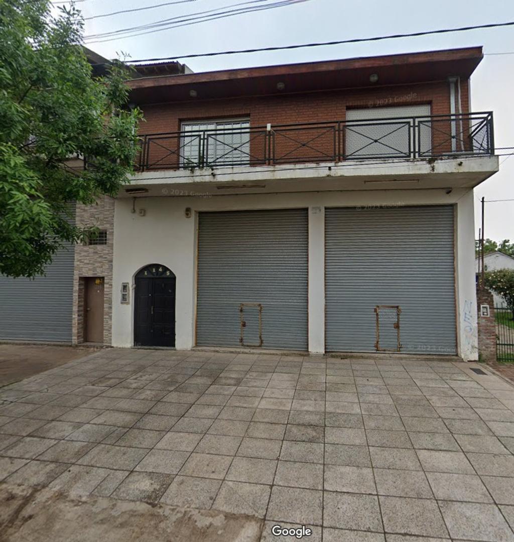 En Venta Merlo Casa con Locales Quincho y Pileta Permuta 2