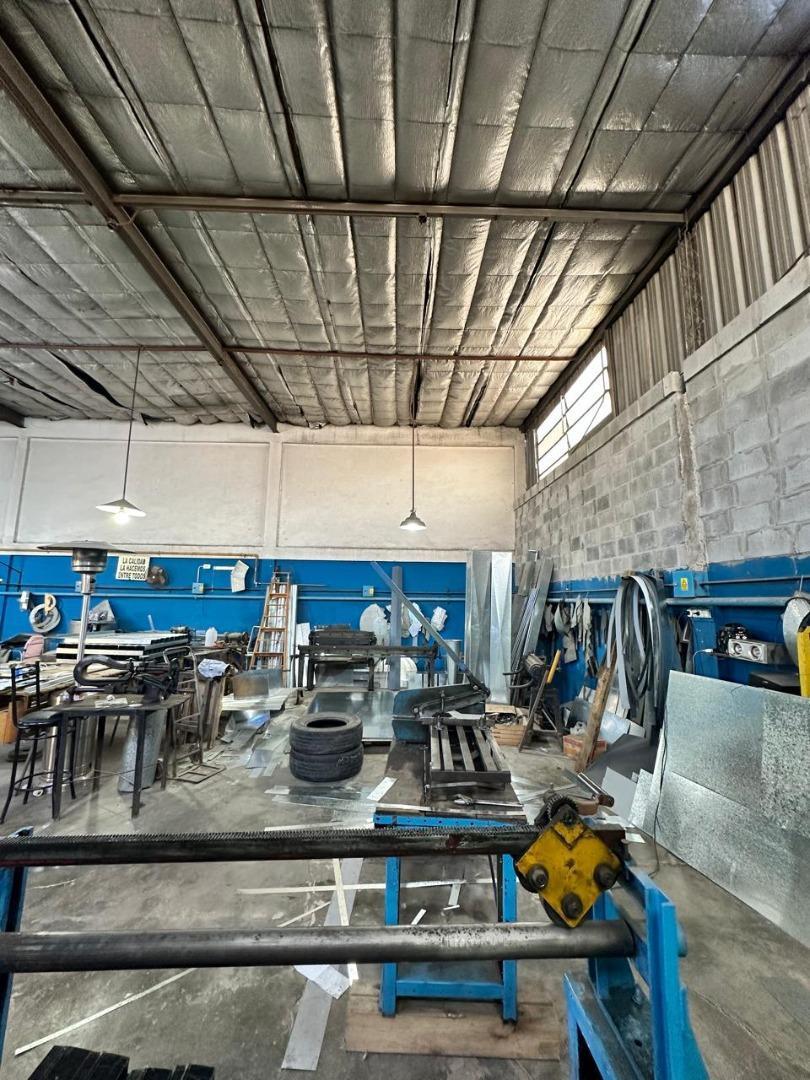 Galpon en Venta Merlo Norte 4