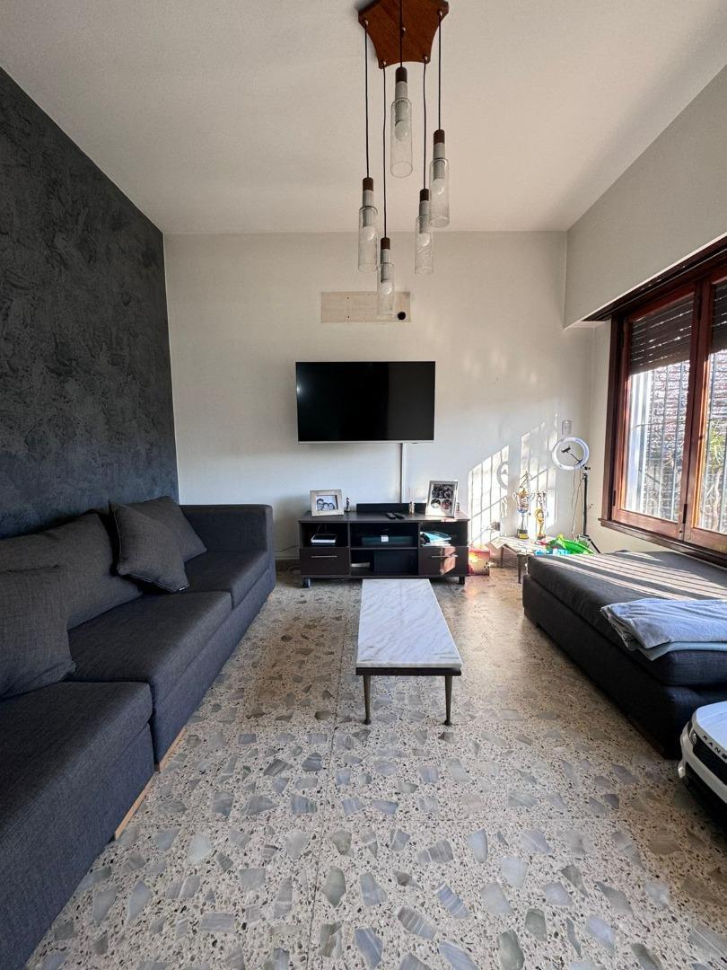 Venta Amplia Casa Parque y Pileta 1