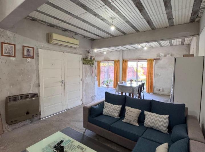 CASA 4 AMBIENTES EN VENTA PARQUE SAN MARTIN 2
