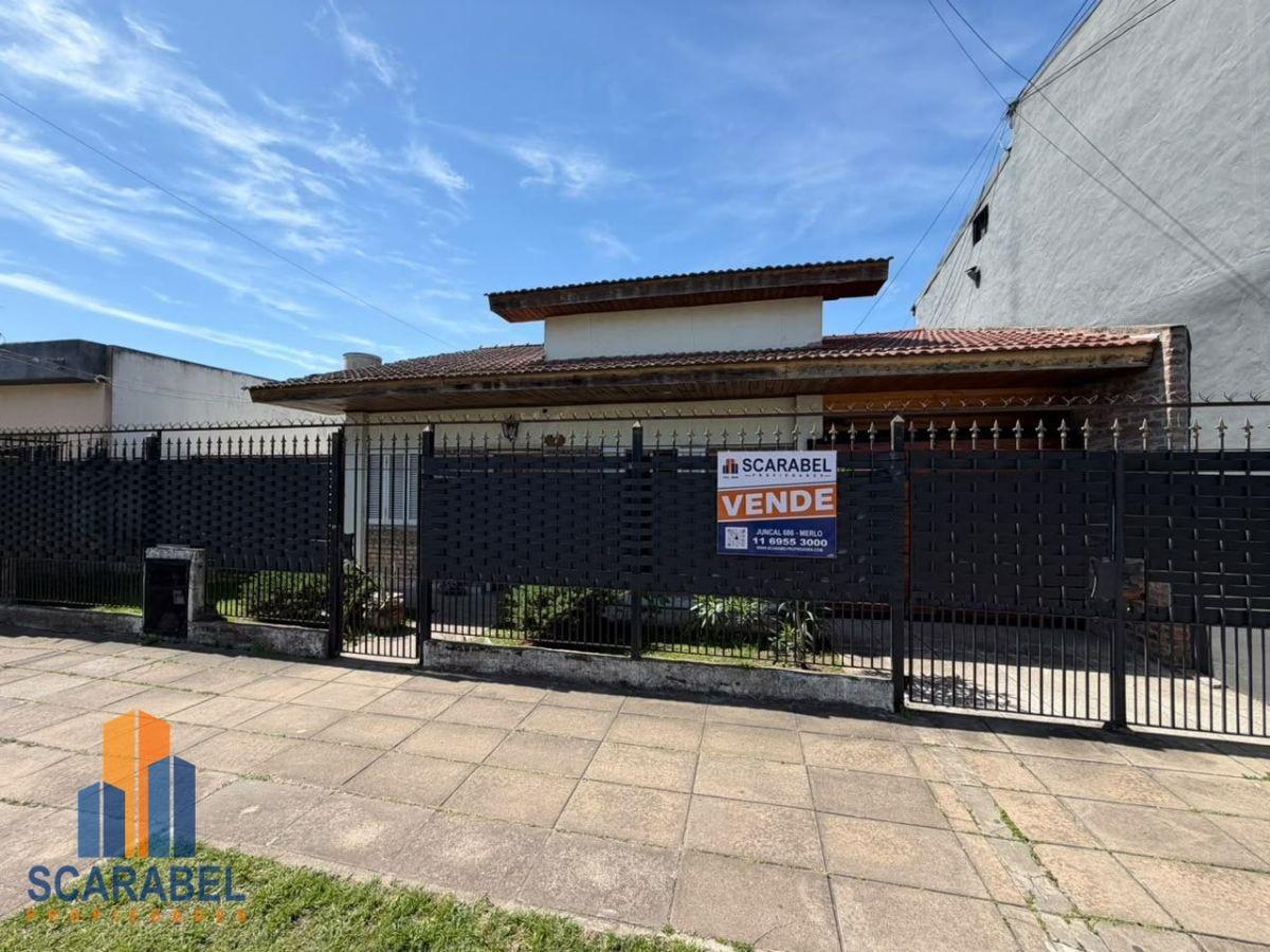 Foto de Casa en venta c/ cochera en Merlo, imagen 1