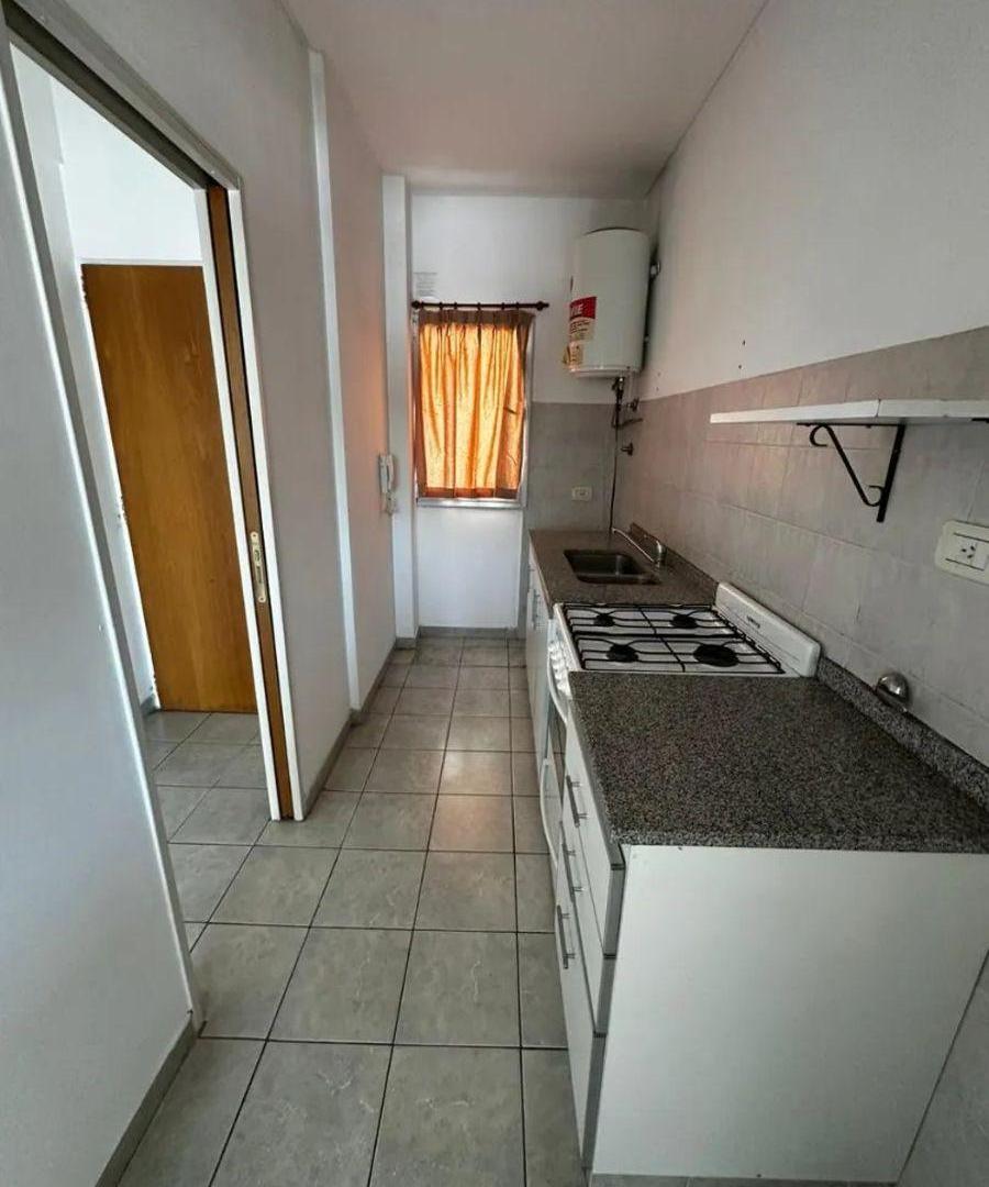 Foto de Alquiler Depto Dos Ambientes Pleno Centro De Merlo, imagen 4