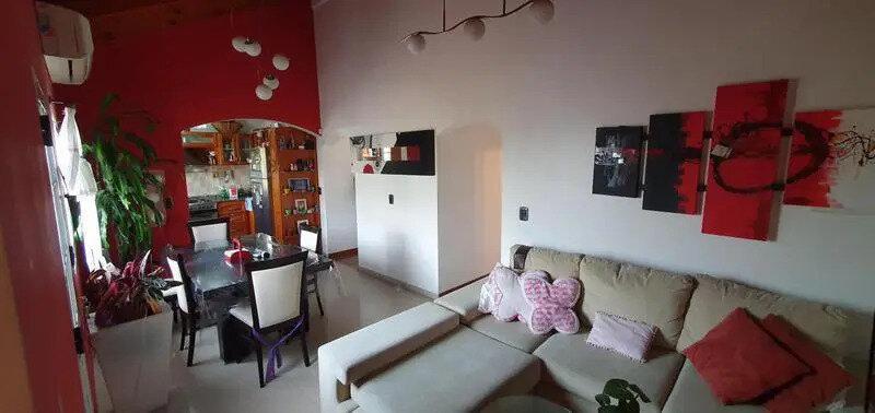 Foto de Venta Casa 5 Dormitorios Quilmes Oeste Con Cochera, imagen 2