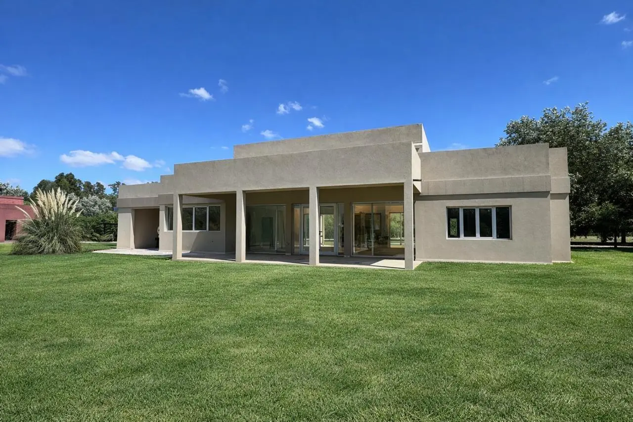 Casa en venta -  Campos de Roca II 3