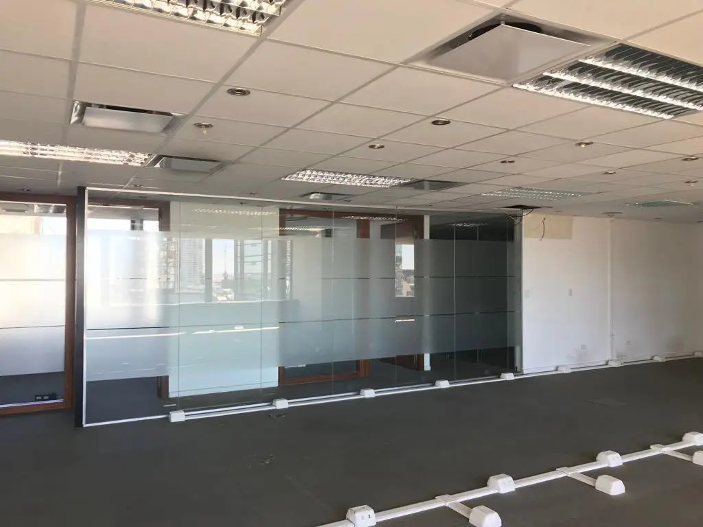 Oficina de Categoría 430 m² | Piso Alto | Vista al Río | 4 Cocheras 4