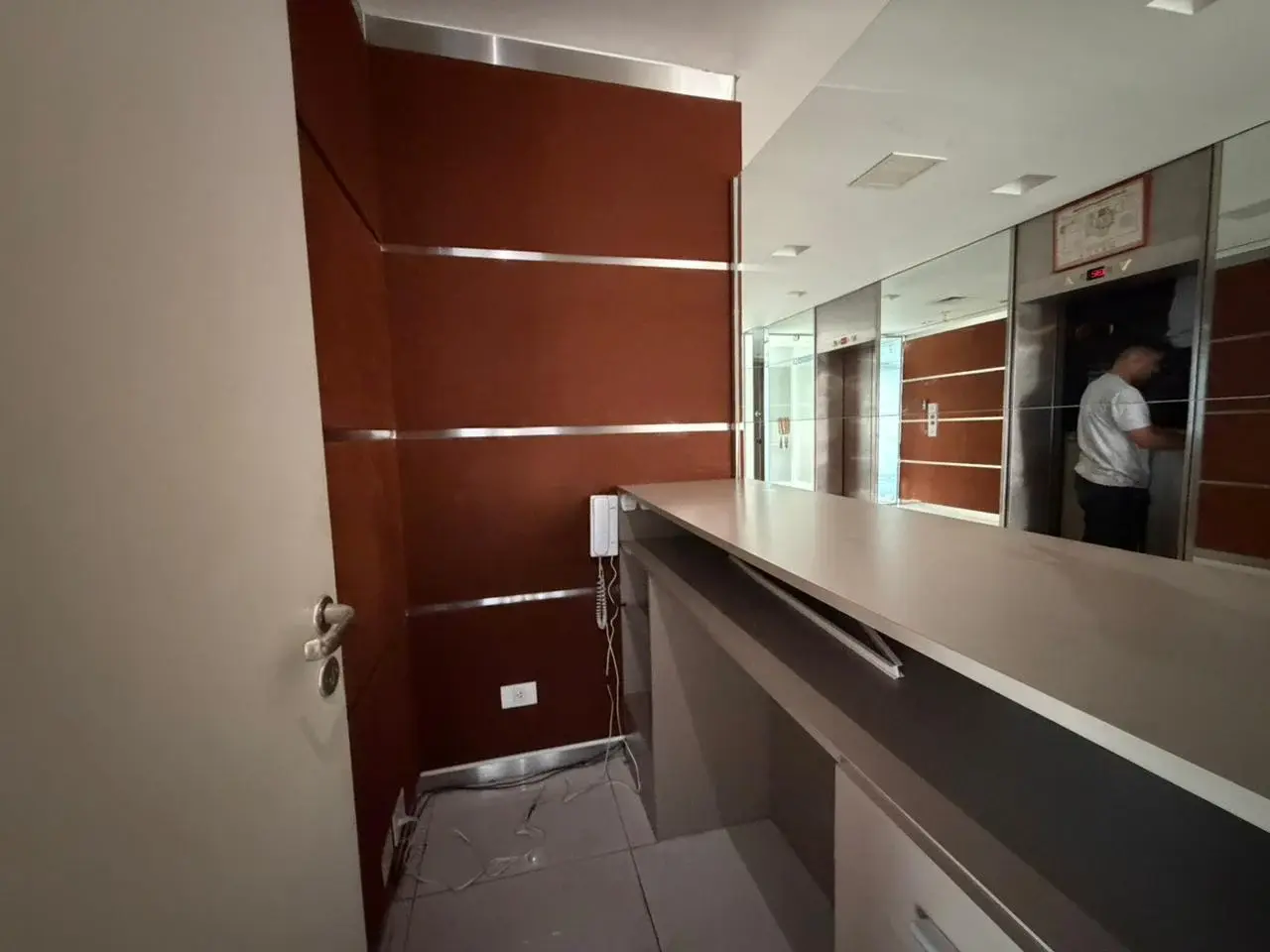 Oficina de Categoría 430 m² | Piso Alto | Vista al Río | 4 Cocheras 2