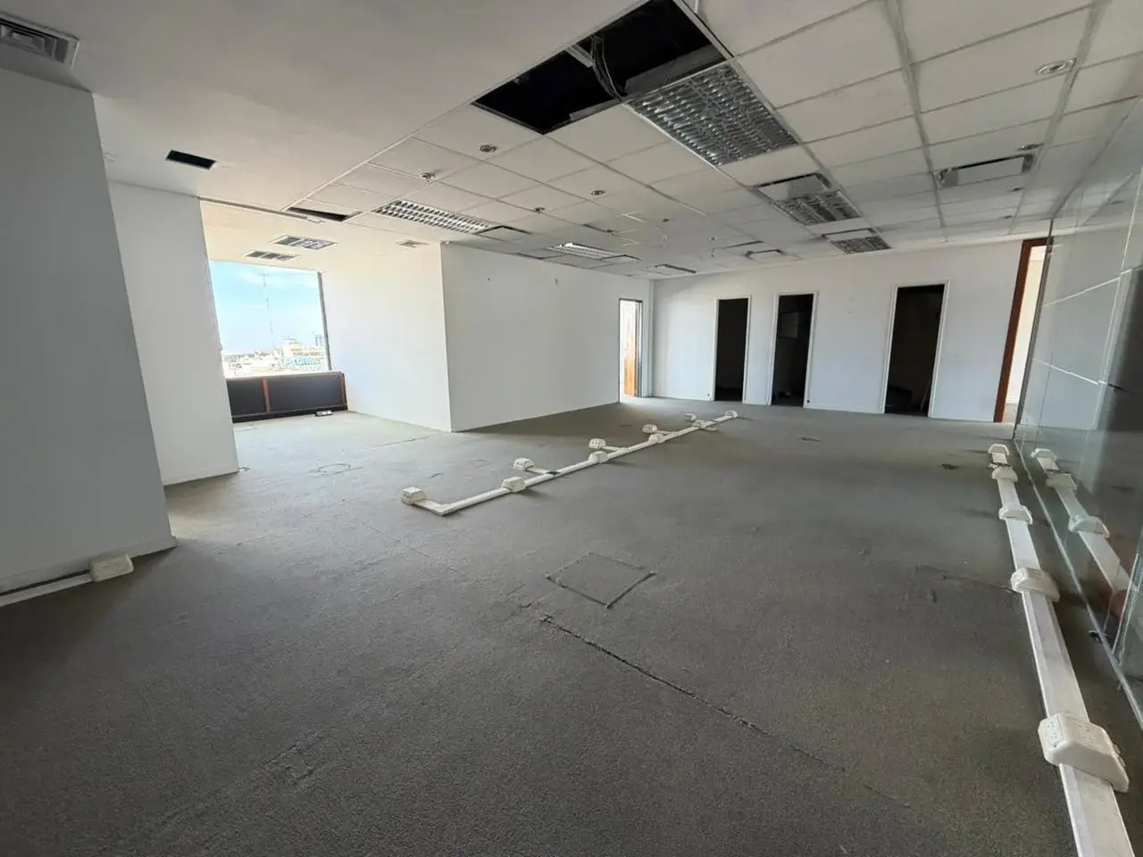 Oficina de Categoría 430 m² | Piso Alto | Vista al Río | 4 Cocheras 3