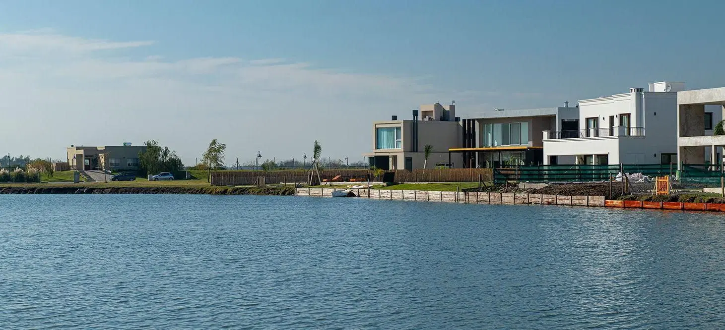 Lote laguna en venta - Sebastian Gaboto 2