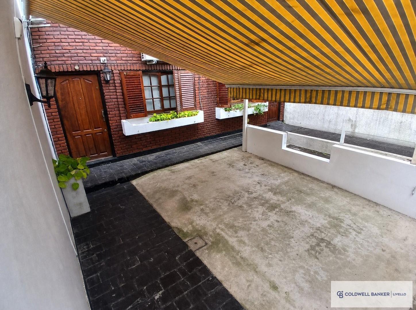 Foto de Dúplex de 4 ambientes en dos plantas con cochera, jardín y parrilla, imagen 2