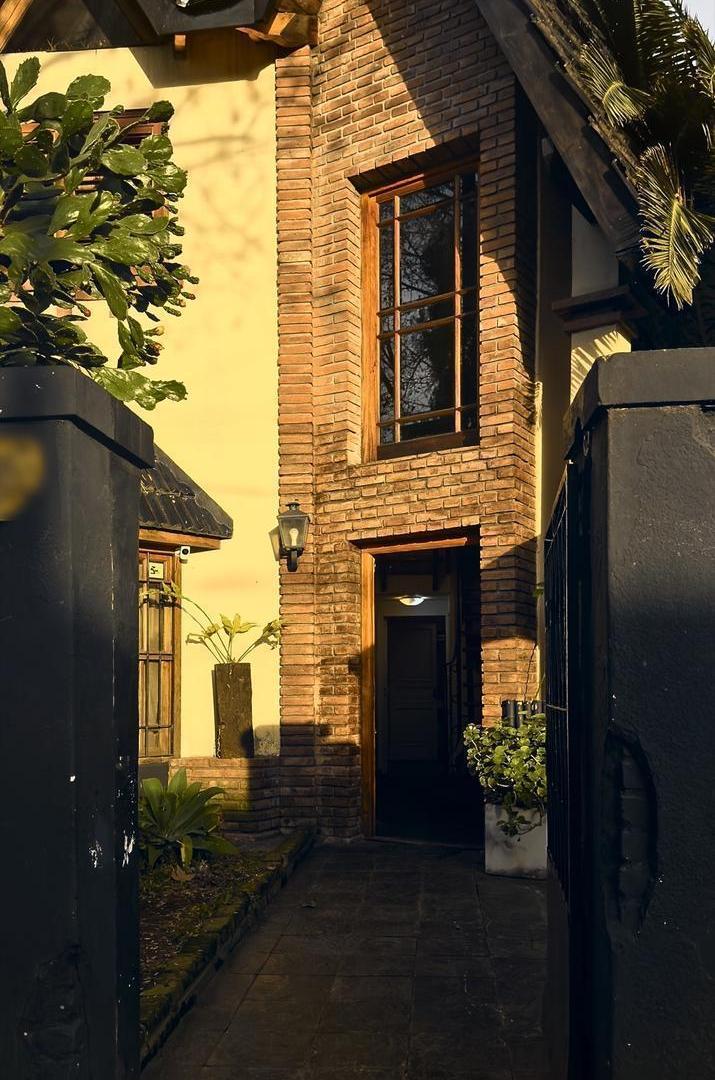 Foto de Monte Castro: casa 4 amb, 3 dorm, quincho y pileta - Lascano, imagen 3