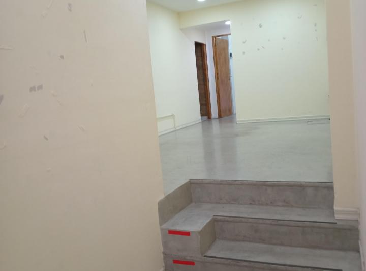 Excelente LOCAL Comercial sobre Avenida  4