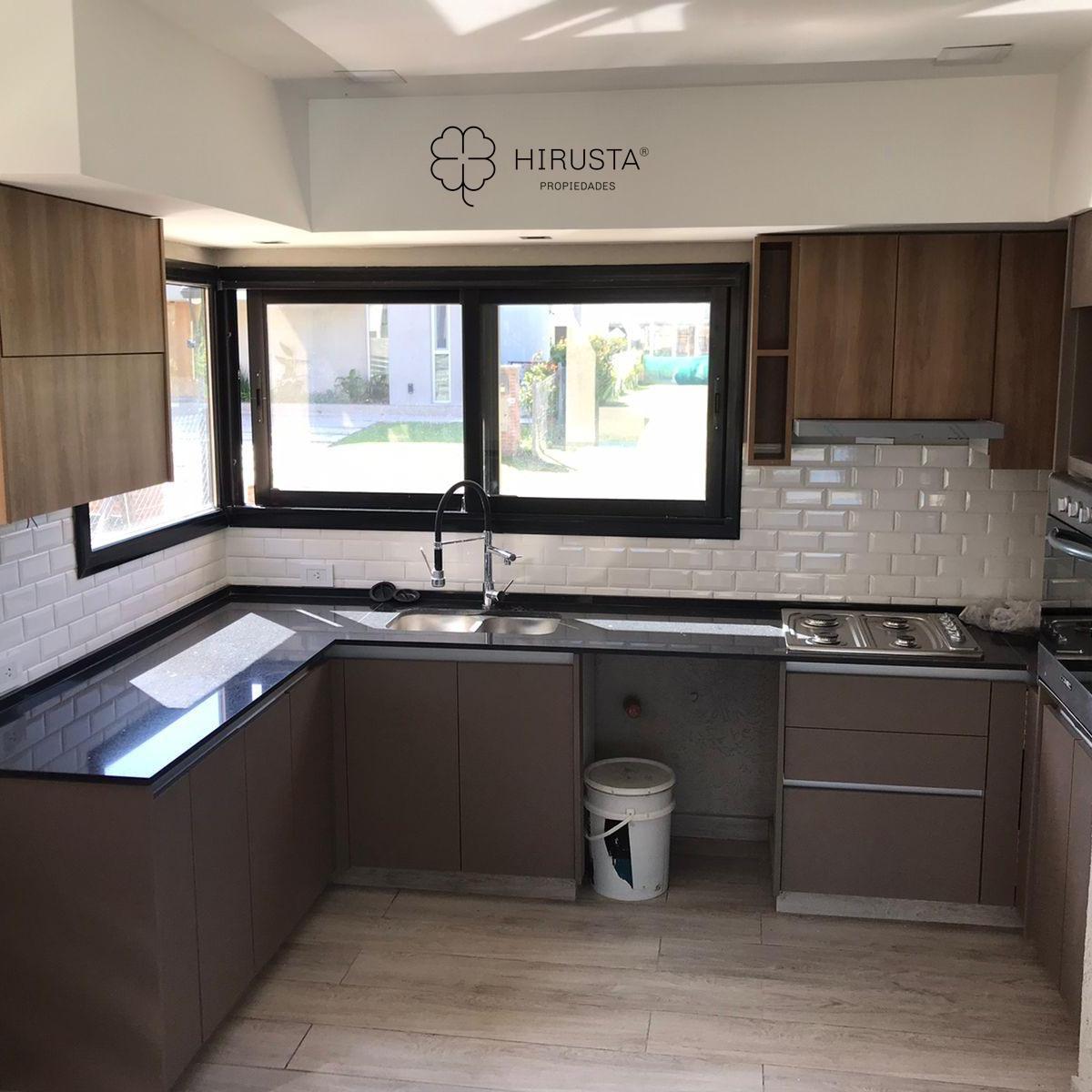 Foto de CASA EN VENTA LAGOON PILAR 4 DORMITORIOS, imagen 2