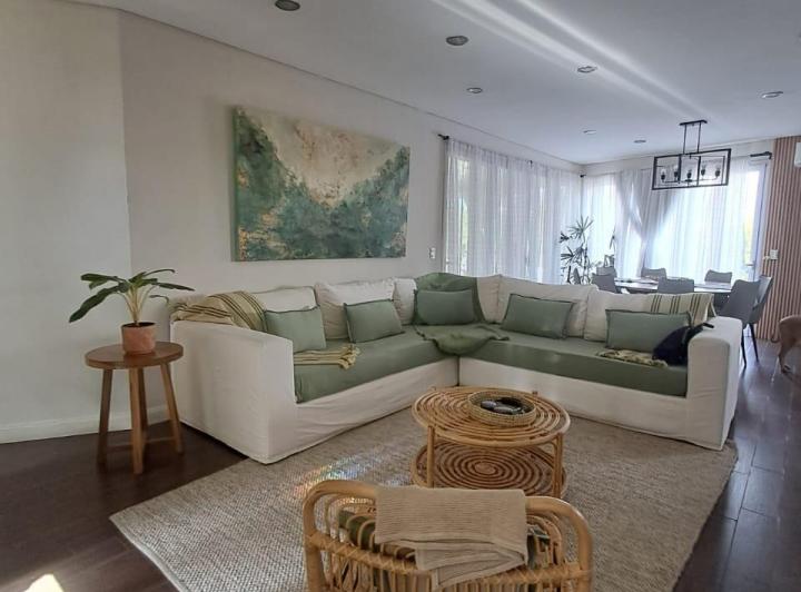 Foto de CASA EN VENTA AYRES PLAZA 4 DORMITORIOS +ESCRITORIO+DEP DE, imagen 3