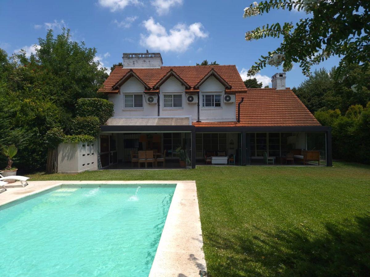 CASA EN VENTA MAYLING 4 DORM+DEP DE SERVICIO/ESCRITORIO+LAVADERO +PARRILLA+PILETA+APTO CREDITO