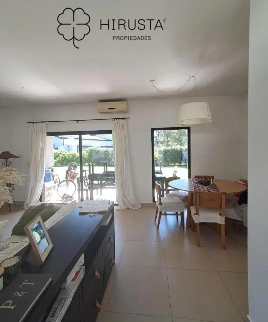 Casa en Venta Manzanares Chico 2 Dorm + Dep de Servicio/escritorio + Lavadero+gran jardin/parrilla 2