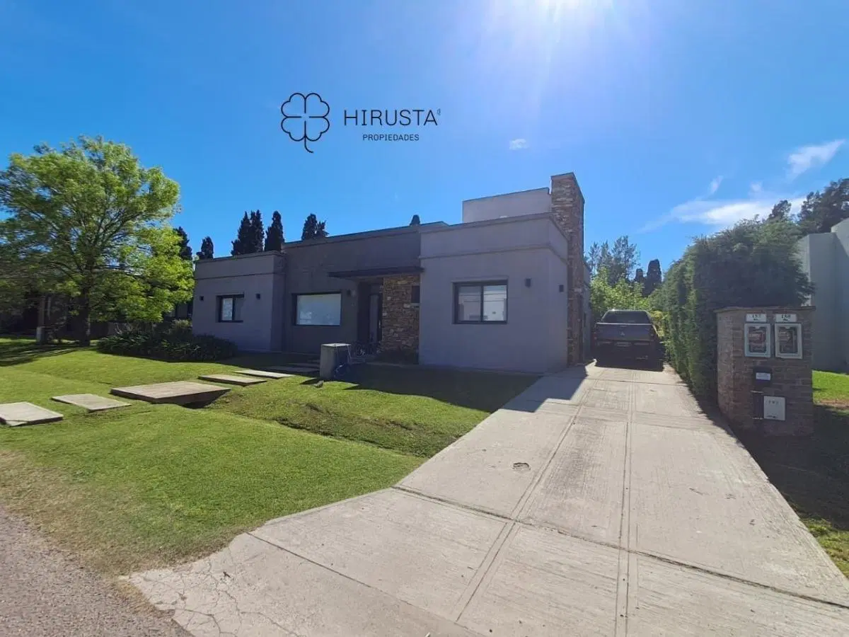 Casa en Venta Manzanares Chico 2 Dorm + Dep de Servicio/escritorio + Lavadero+gran jardin/parrilla 1