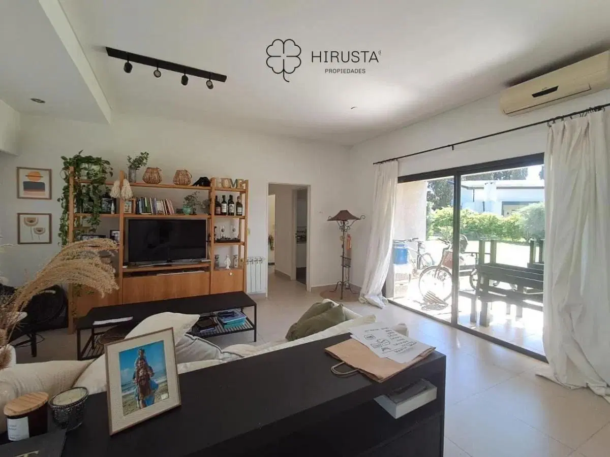 Casa en Venta Manzanares Chico 2 Dorm + Dep de Servicio/escritorio + Lavadero+gran jardin/parrilla 3
