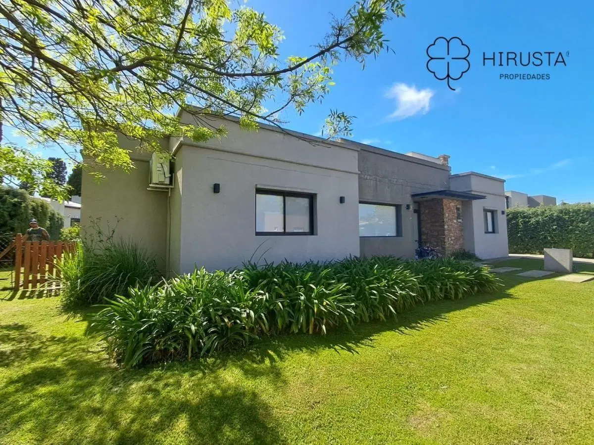 Casa en Venta Manzanares Chico 2 Dorm + Dep de Servicio/escritorio + Lavadero+gran jardin/parrilla 4
