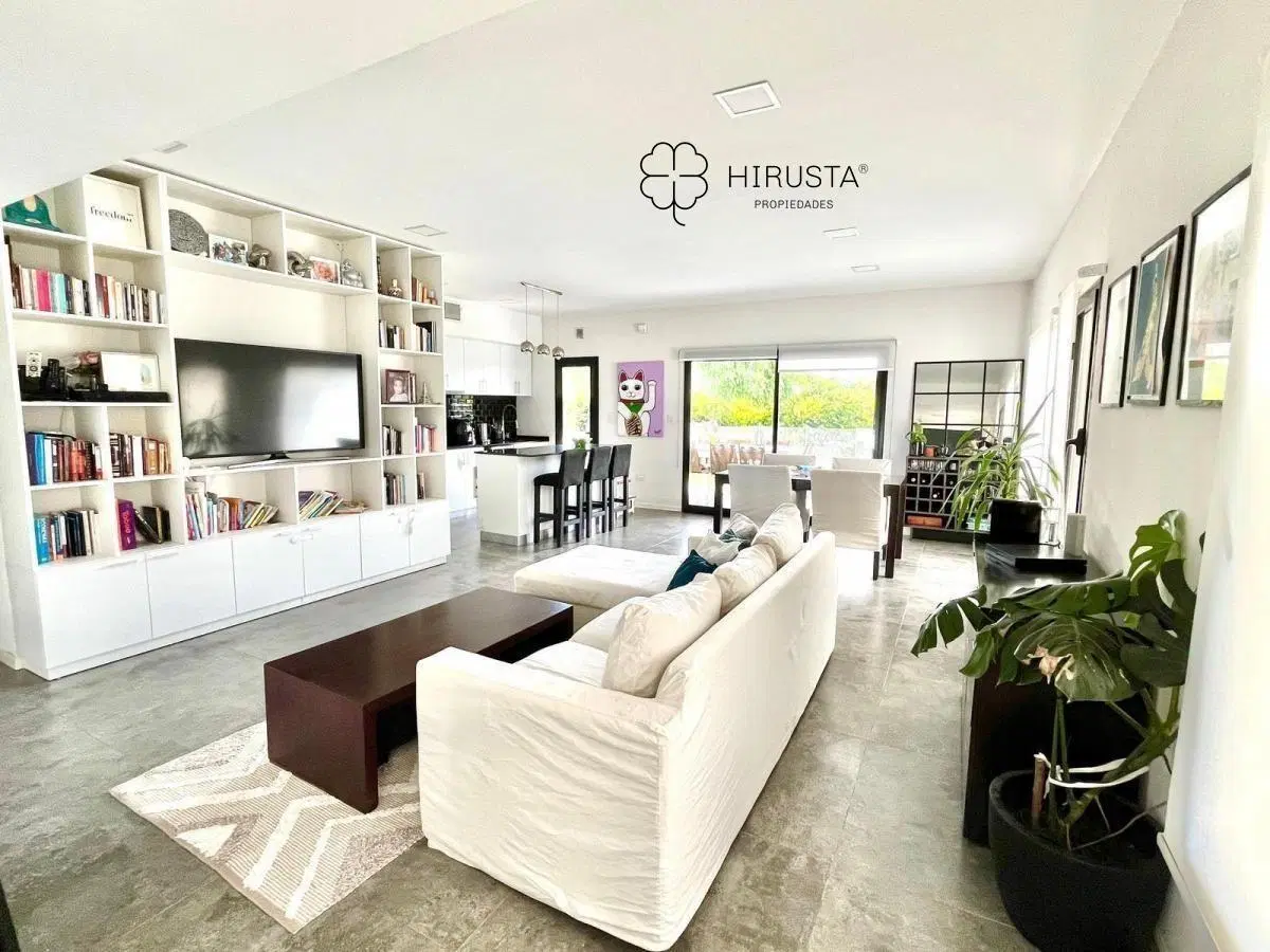 Casa en alquiler La Cañada + 1 Planta + 3 Dorm. + Pileta + Galeria y Cocher Cubierta + Parrilla+mueb 5