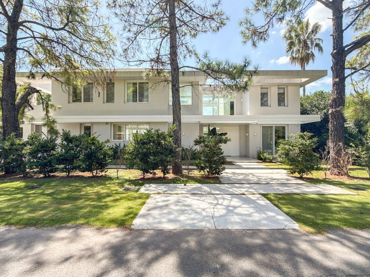 CASA EN VENTA - MAYLING CLUB DE CAMPO - HIRUSTA PROPIEDADES