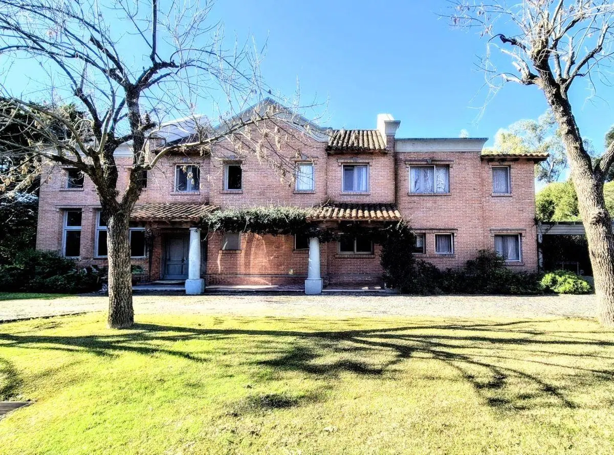 EXCELENTE CASA EN VENTA - 5 DORM -MAYLING CLUB DE CAMPO - HIRUSTA PROPIEDADES 4