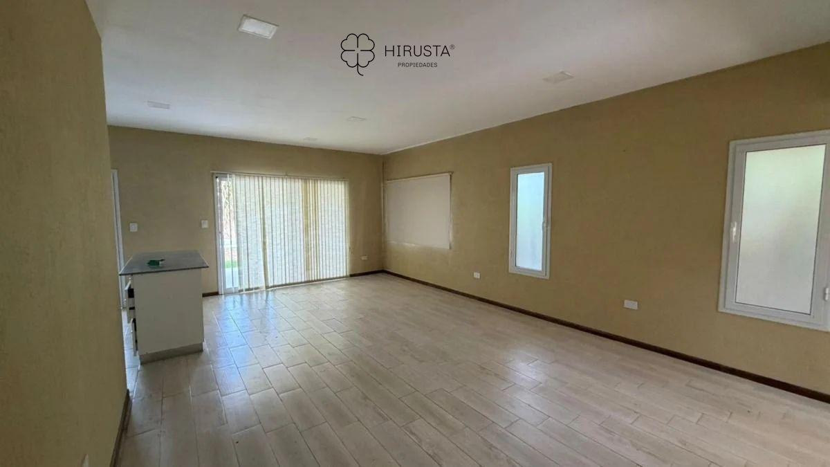 Foto de CASA EN VENTA APTO CREDITO+3 DORMITORIOS 1 SUITE CON VESTIDOR +, imagen 2